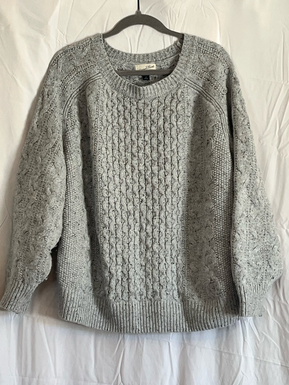 Universal Thread Light Gray Cable-Knit Crewneck Sweater